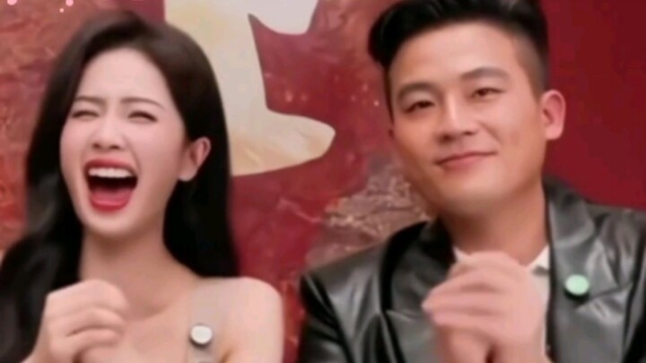 Kecepatan internet Bai Lu juga terlalu cepat, Ou Hao sama sekali nggak bisa ngejar!