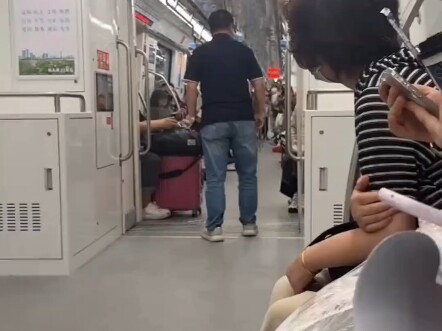 Man: Oh my gosh, you're finally here! I've been waiting for this moment! Foshan Shadowless Kick! Tha