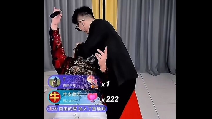 เวอร์ชันฟินาเล่ 10 นาทีของเพลงดังจากเสฉวน “โยนผ้าเช็ดหน้า” “รักแม้ต้องตาย” “ไม่แคร์” “กะลาสีเรือ” “จ