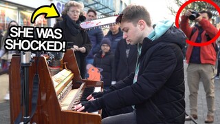 I played CHAINSAW MAN OP on piano in public『KICK BACK』