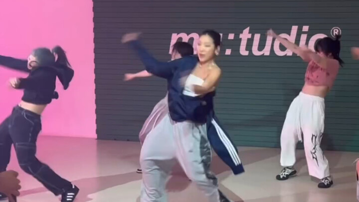 هذا الرقص فتح كل قنوات الثديين! تصميم الرقصات من قبل maain وcandyman