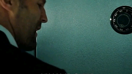 Jason Statham masih sama seperti Anda, bahkan tanpa mobil.