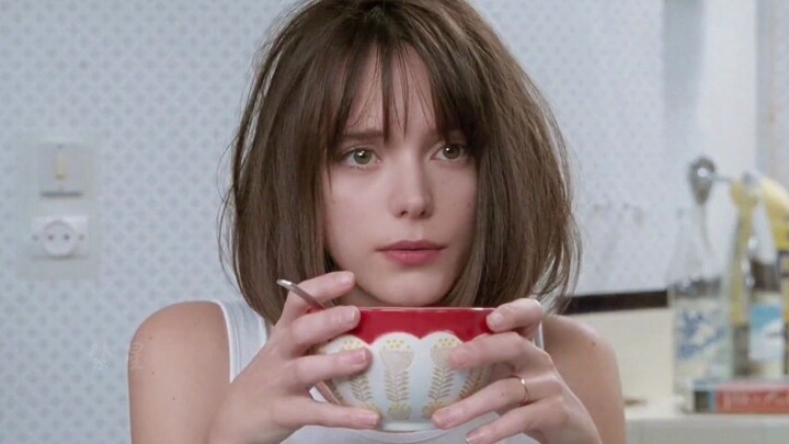 A list of actresses who have dedicated themselves to art