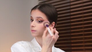Penari balet profesional, tutorial tata rias non-profesional dibagikan oleh Maria Khoreva