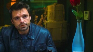 "Sao lúc nào anh cũng đeo găng tay thế?" Winter Soldier: Tuần hoàn máu của tôi không tốt lắm.