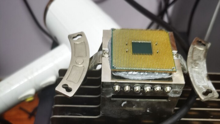 Meningkatkan dari 5600 ke 5800x3d, mari lihat seberapa besar peningkatan performa dalam game yang pa