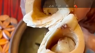 Situs-situs asing ramai membicarakan orang Tiongkok gemar makan sumsum sapi panggang, sudah ditonton