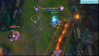 Ông áo trắng kiểu trời má t không biết chuyện gì xảy ra #funny # leaugeoflegends #lol #FunnyLOLChann