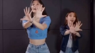 [MAMAMOO terkait] Seok Chul mengajari Wheein menari Queendom dalam 1 menit