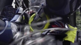 Are all your knights' belts so easy to pull out?