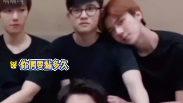 [EXO] How clingy Sehun is with his “Dudu” older brother