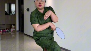 我这次模仿一个和我体型差不多的美人跳，果然，进步了很多#舞蹈 #一本正经的跳舞 #自由自在简简单单