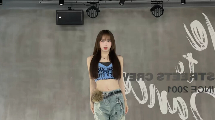 Chẳng ai xem sân khấu đã tắt tiếng mà không xúc động QAQ kissoflife-whoisshe