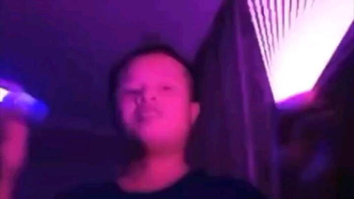 艾老师，荧光棒热舞