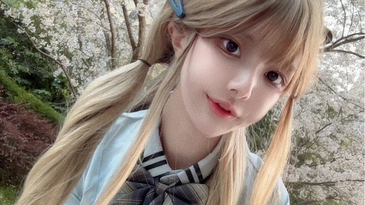 Gadis Cantik Juara Bela Diri Coba Bikin Vlog untuk Pertama Kalinya!