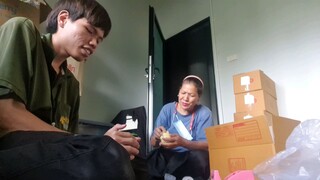 นั่งใส่กาชาปองกันนะ