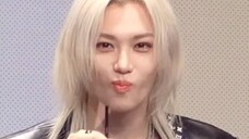 When Feifei found out that her sister wasn't looking at him, she was so cute