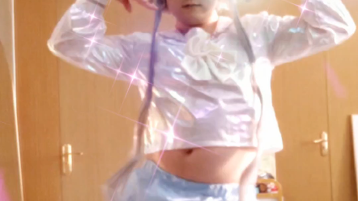 Let's all watch the cheesy dance I made for Luo Tianyi, which Hua Hua Gouzi set up for me!