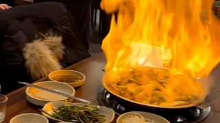 Membakar daging pakai telapak api?!