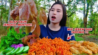 MUKBANG LALAPAN MENTAH DAUN JENGKOL MENTAH MIE JEBEW PEDAS NAMPOL#mukbanglalapanmentah#asmrlalapan