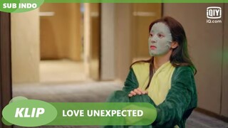 Ruochen Jatuh Di Atas Fanfan [INDO SUB] | Love Unexpected Ep.1 | iQiyi Indonesia