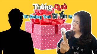 Đập hộp thùng quà từ chàng trai BÍ ẨN khiến cô gái khóc thét vì không ngờ tới!!!