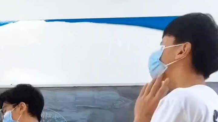 Bancao's first appearance on camera (he was willing to take the photo only after two bags of spicy n