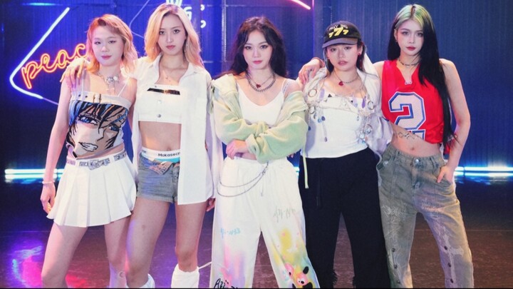 200.000 người đã xem bộ phim EASY cực kỳ hoàn chỉnh và bộ phim đã được phát hành sau một năm.