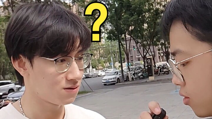 سؤال: ما هو محور مقابلات الشارع؟