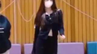张元英舞蹈拉跨队内垫底？