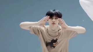 【يو يوهان】استيقظت فجأة ورأيت يوهان يرقص على أغنية «next level».