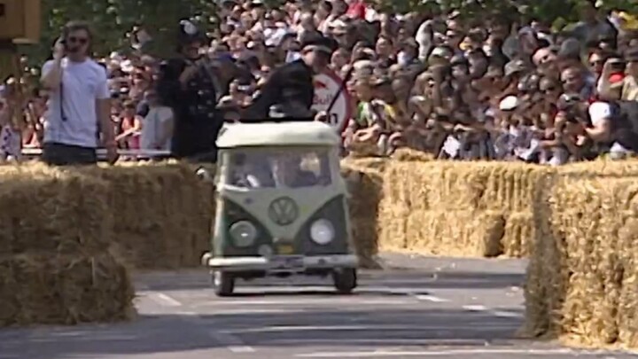 Cuộc thi ô tô tự chế ở nước ngoài: Tây vẫn giữ nguyên nét hồn nhiên như trẻ nhỏ!