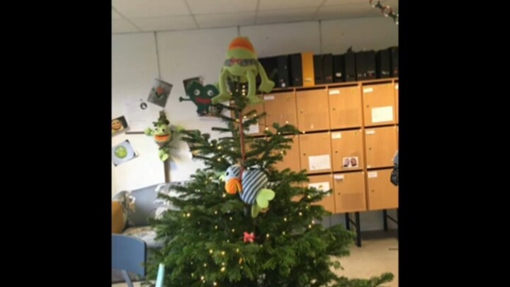 Kopp the luck ireland in chirstmas.