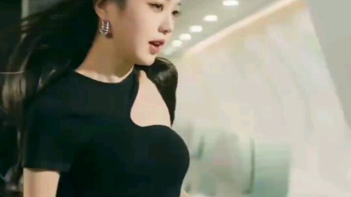 Những idol vắng mặt trong lần trở lại vì bệnh tật, nữ thần thì quá nhiều