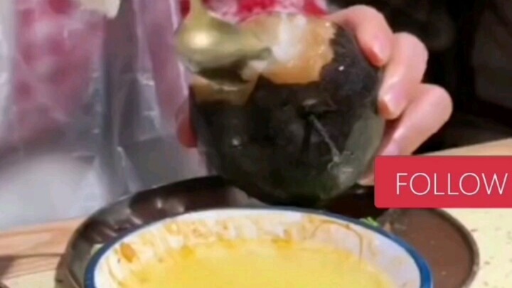 “Hạt dẻ nhỏ miền Nam” bật mí cách ăn lê đông lạnh mới: dùng thìa múc từng miếng, vừa tao nhã không l