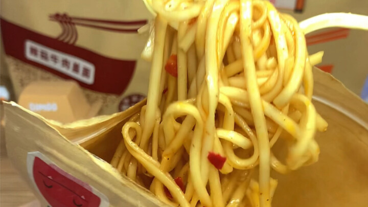 现在的早餐都进化到只用热水就能吃了吗！