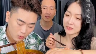 #Bún chua cay ăn cơm mà đổi đi đổi lại, IQ của Bân Bân đúng là không hiểu nổi #Bát này thật đã miệng