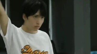 严浩翔 “没什么想法，就只想快点拆掉石膏和他们一起训练 ”