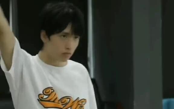 严浩翔 “没什么想法，就只想快点拆掉石膏和他们一起训练 ”