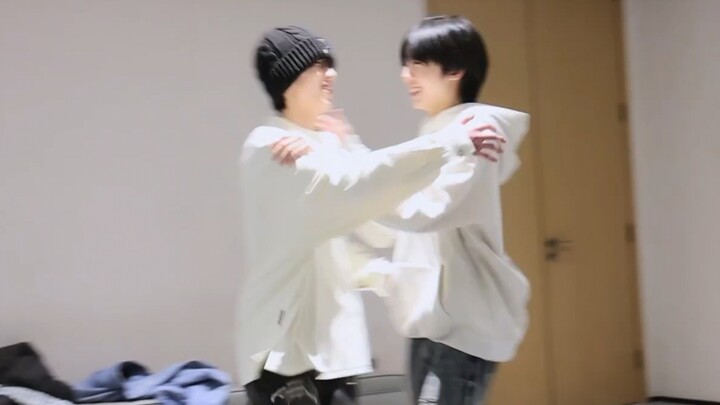 【Karya Aneh】Rekaman Latihan “Diriku yang Kedua”! Sepanjang proses tak bisa menjaga pipi tetap rata!