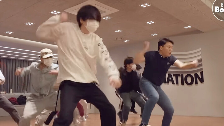 Min Qiqi dances so freaking cool, no room for argument, hahahahaha