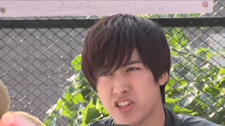 In Armor Hero Capture, does a character like Xin Yi need teammates?