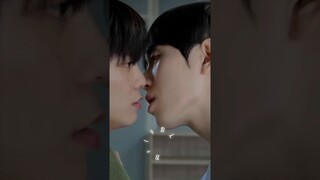 He kissed his friend to prove him that he feel more that “friends”🔥#blkiss #ActorEalWebDrama #bl