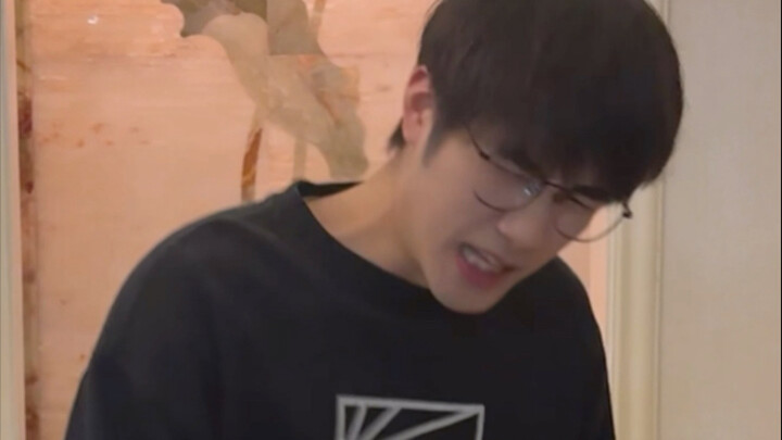 Tết nhất là cứ thế mà ngồi xuống!