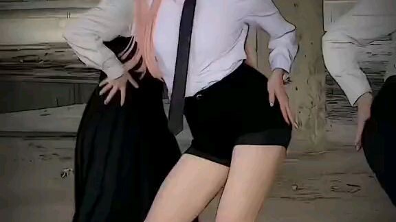 Chainsaw Man kobeni cosplay dance
