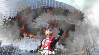 [Kamen Rider G]: "Ksatria pengebom sejati, gunakan wajah untuk melawan G"