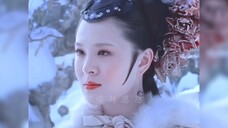 ปรากฎว่าตอนเราถ่ายทำ คนอื่นๆ แต่งหน้าสวยกันหมด แต่เธอเป็นคนเดียวที่แต่งหน้าแบบเก่า...