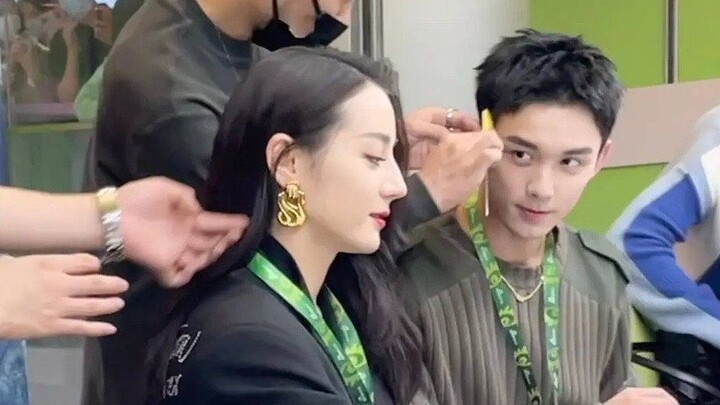 Wu Lei, fine, you don't call your younger female co-stars "sister"! But you actually call them "litt