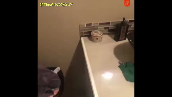 [Subtitle Mandarin] Sesuai Adat Setempat