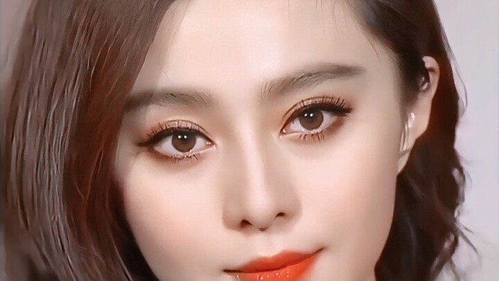 “Just sharing the same frame and you’re already stealing the spotlight” — no exaggeration!